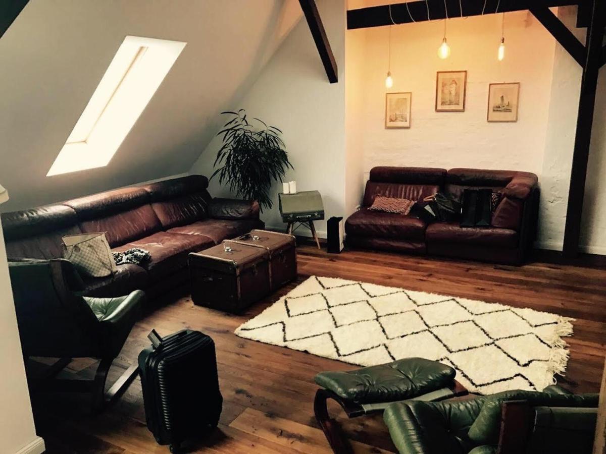 Helle Dachgeschosswohnung Fuer 8 Personen In Zentraler Lage Берлин Экстерьер фото